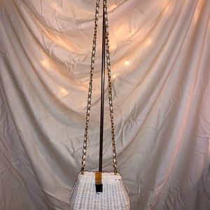 WHITE WICKER PURSE